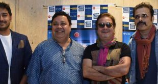 Vinay Pathak & Manoj Pahwa witnessed in Delhi for promotions of upcoming comedy flick 'Khajoor Pe Atke'