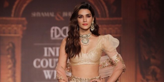 Indian Couture Week 2019: Kriti Sanon looks gorgeous as she walks the ramp for Designers Shyamal and Bhumika