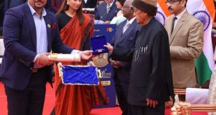 Ex-Army Officer Sanjeev Kumar Wins Champions of Change Award