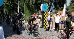 Kiren Rijiju pays floral tributes at the Samadhi of Mahatma Gandhi on his 151st birth anniversary today at Rajghat; Flags-in the CRPF Divyang Yodha Cycle rally