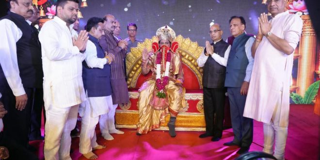 Lok Sabha Speaker Om Birla Performs Ganesh Puja; Rasraj Ji Maharaj’s Devotional Songs Fill the Atmosphere with the Spirit of Lord Ram.